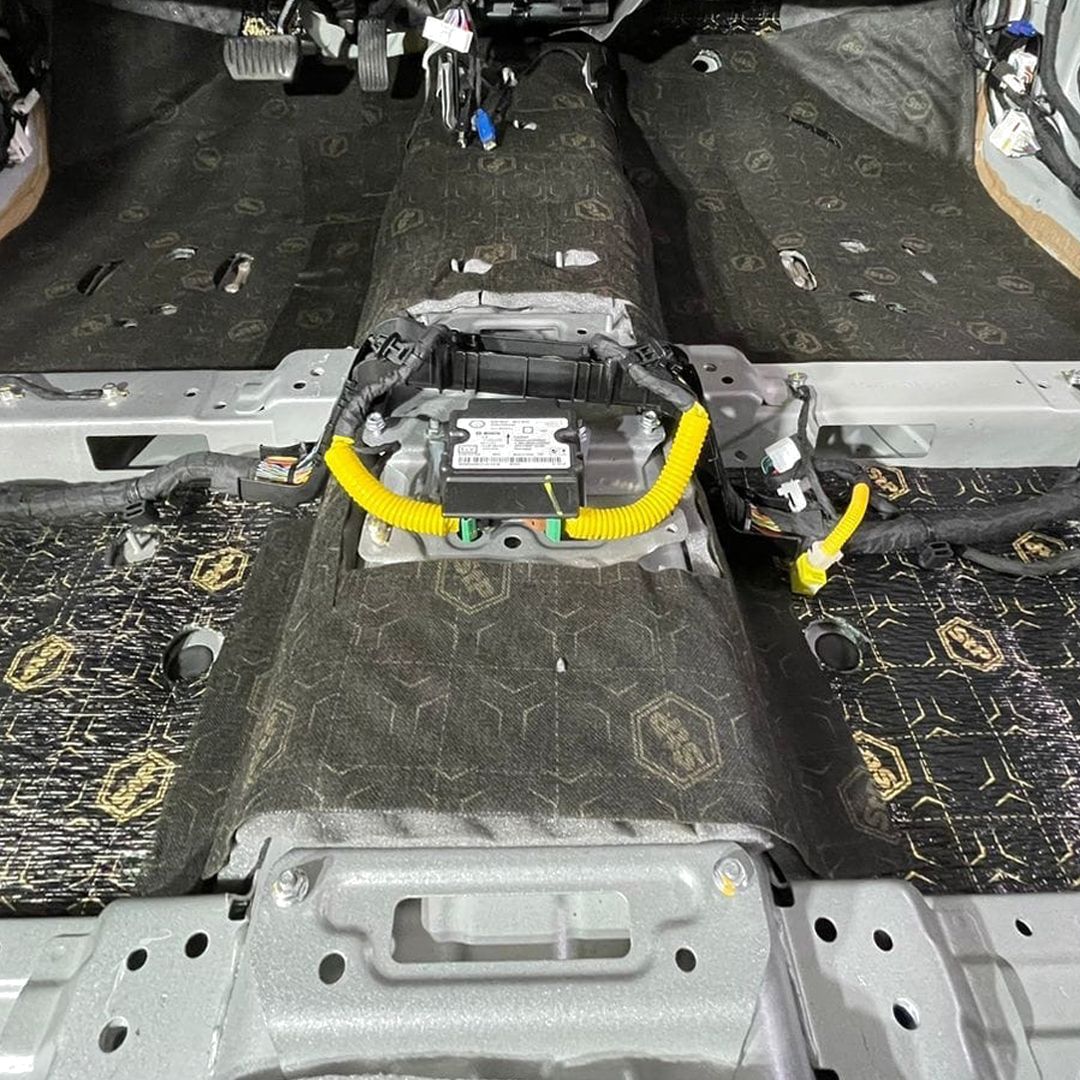 Plancha insonorizante y termoaislante autoadhesiva de 6mm. 50x37,5cm. STP Accent Premium 6 - Imagen 4